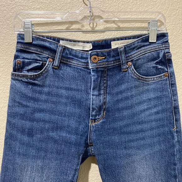 ANTHROPOLOGIE Pilcro Embroidered Cuff Hem Slim Straight Jeans 25 - Picture 3 of 9